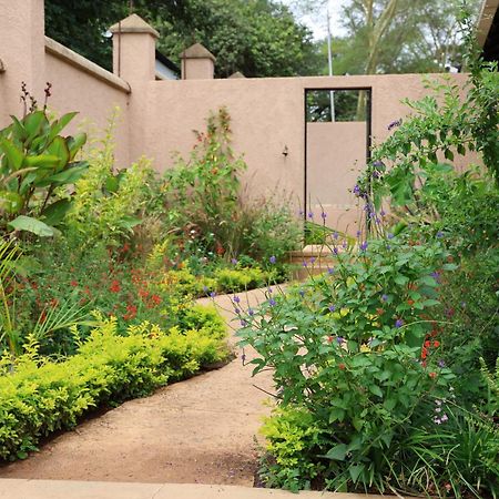 The Victorian Manor Bed and Breakfast Victoria Falls Exteriör bild