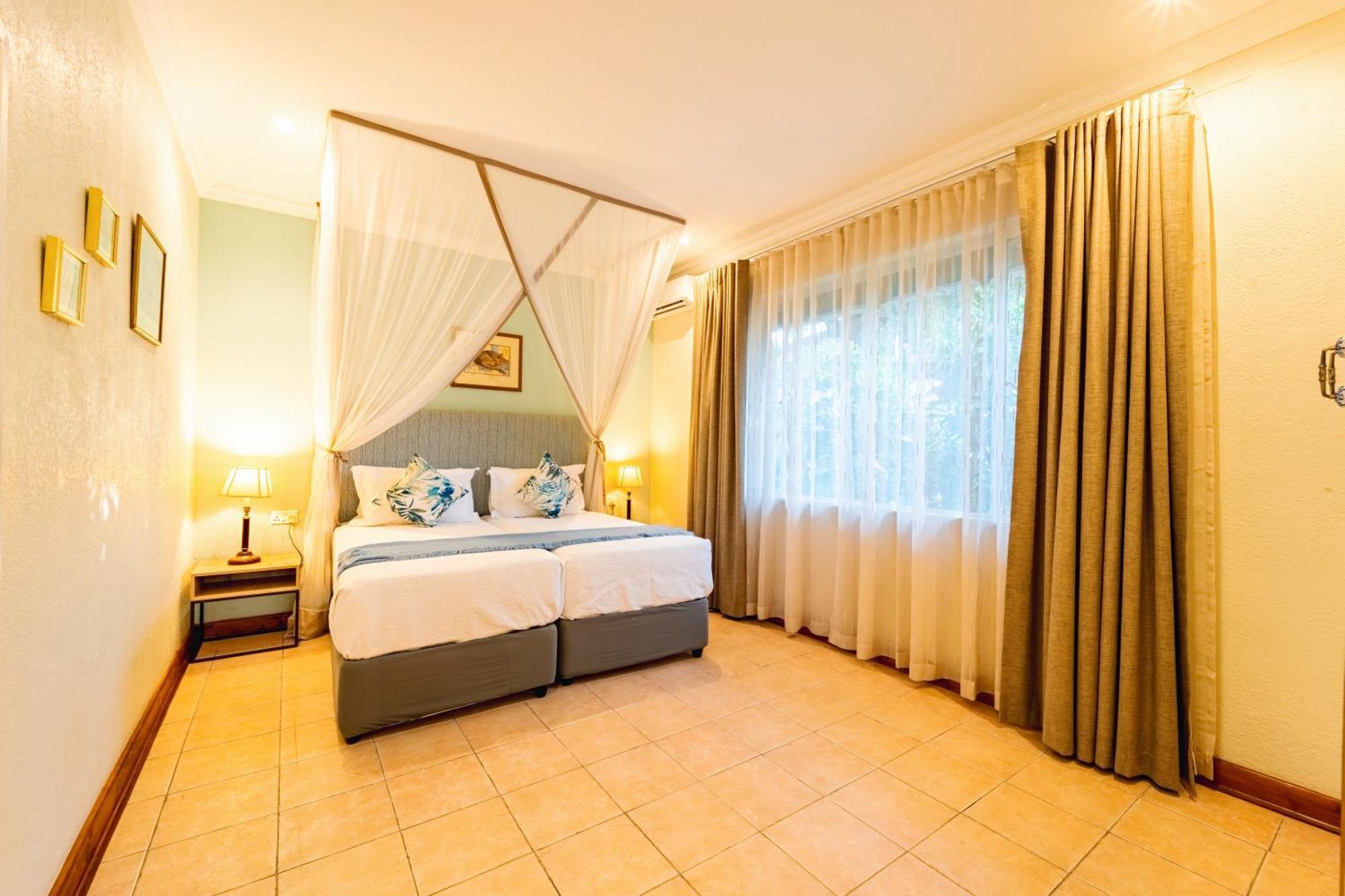The Victorian Manor Bed and Breakfast Victoria Falls Exteriör bild