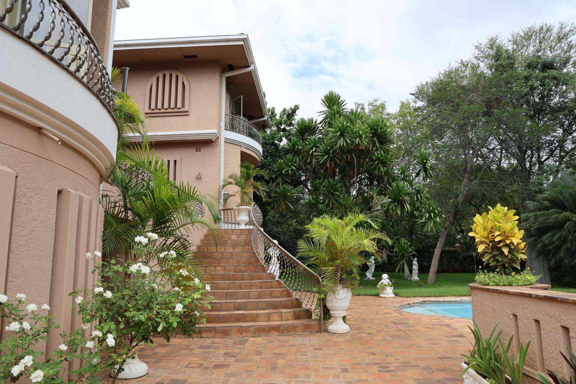 The Victorian Manor Bed and Breakfast Victoria Falls Exteriör bild