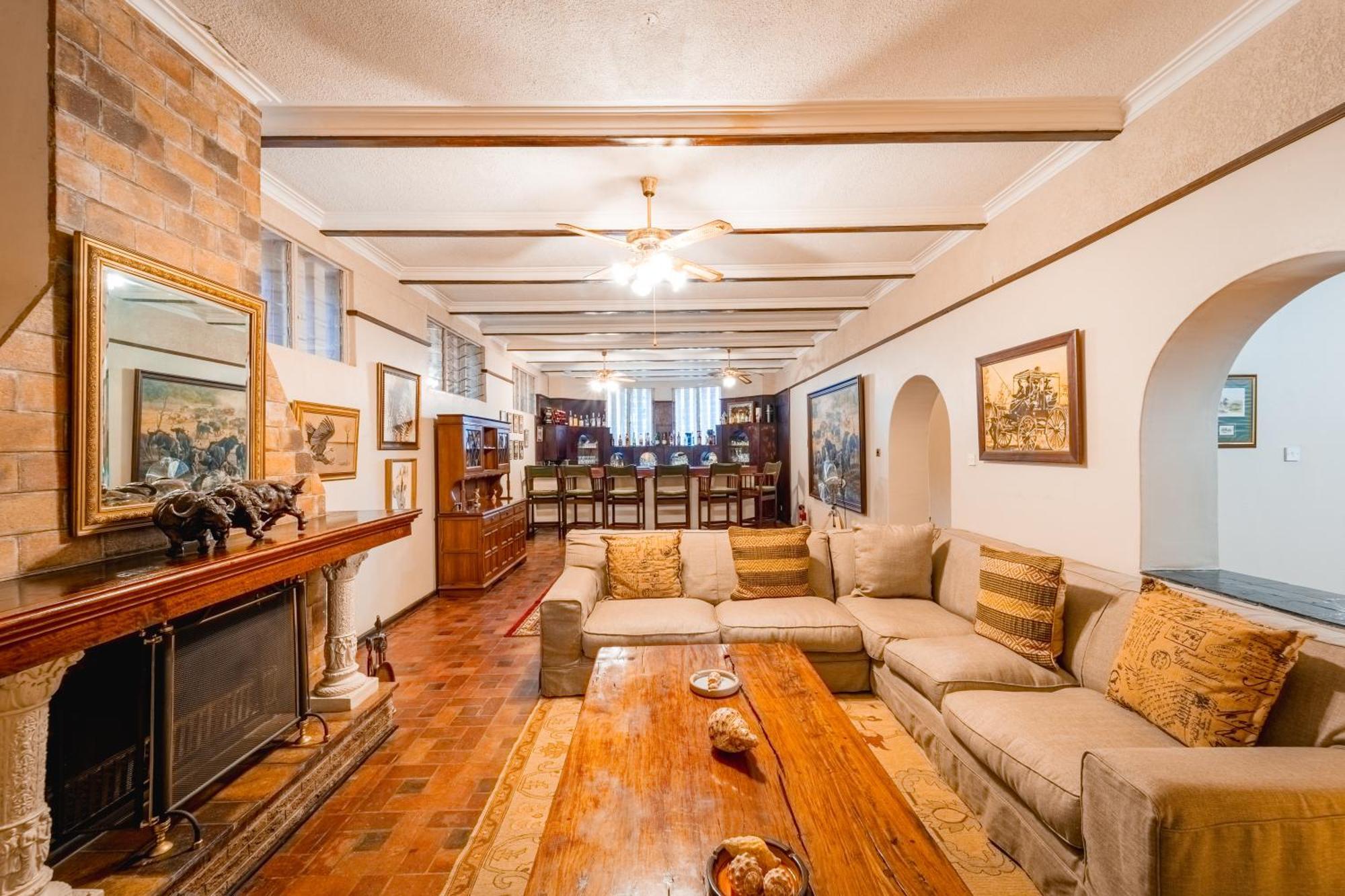 The Victorian Manor Bed and Breakfast Victoria Falls Exteriör bild