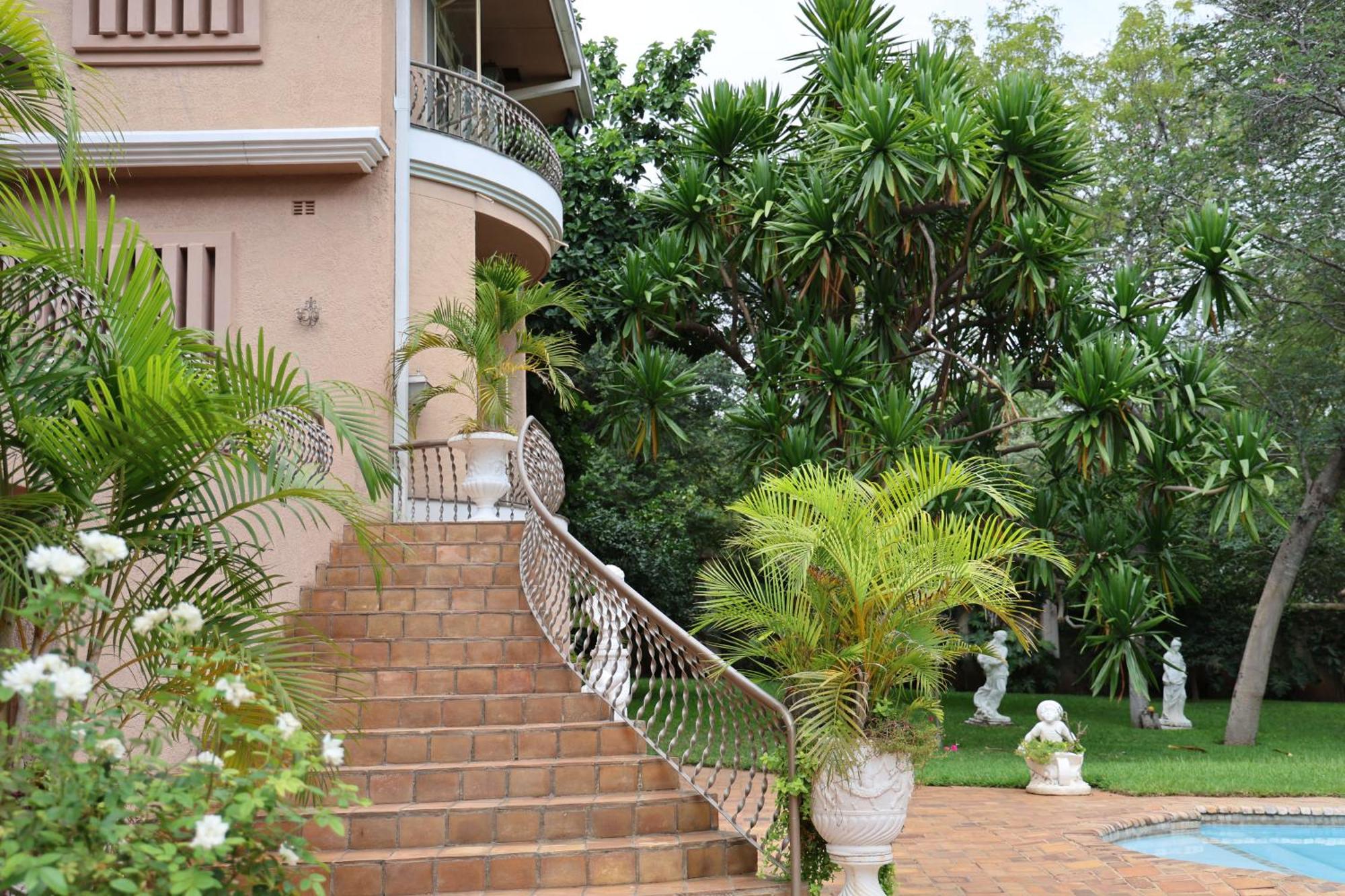 The Victorian Manor Bed and Breakfast Victoria Falls Exteriör bild